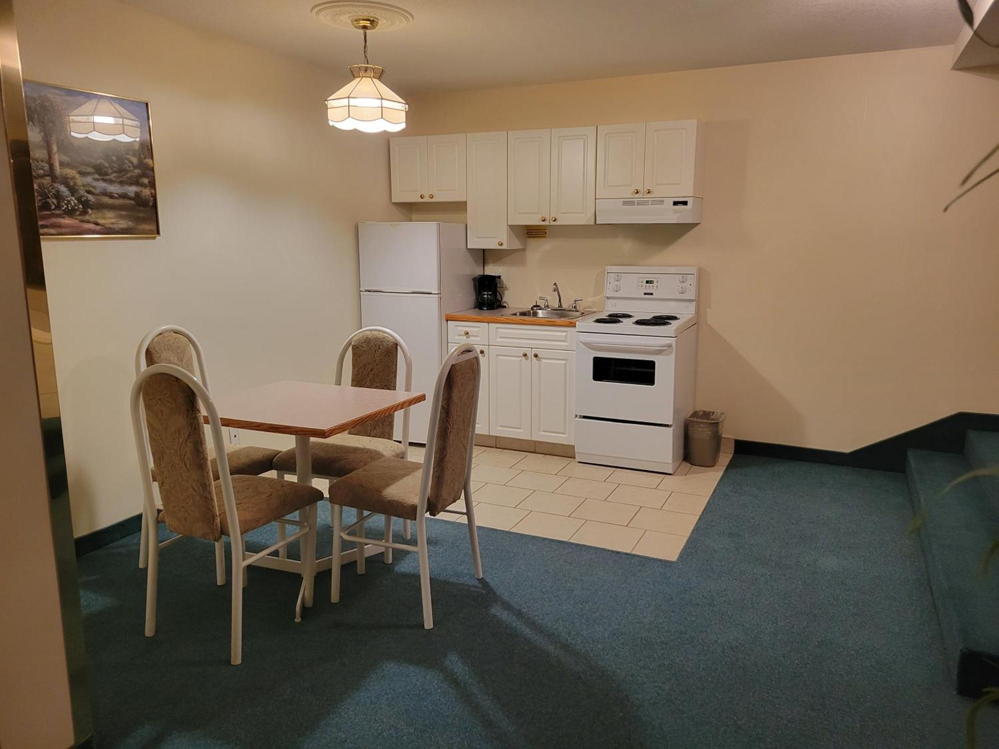 Western Budget #3 3* Whitecourt